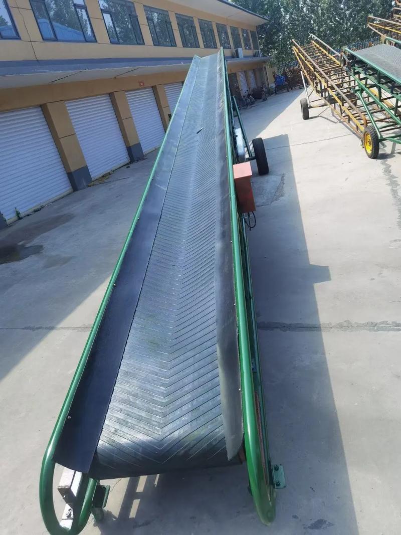 新疆塔城廠家加工選購(gòu)指南 皮帶輸送機(jī)輸送帶采用進(jìn)口材料制造